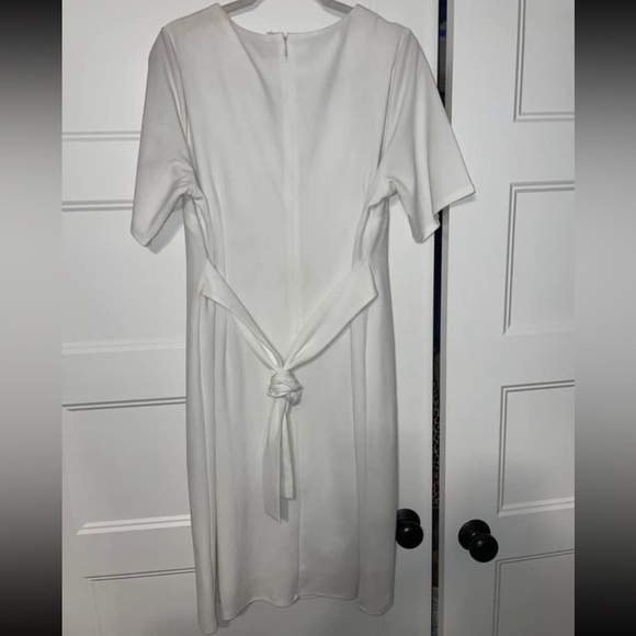 White Short Sleeve V-Neck Formal Dress - Picture 2 of 2